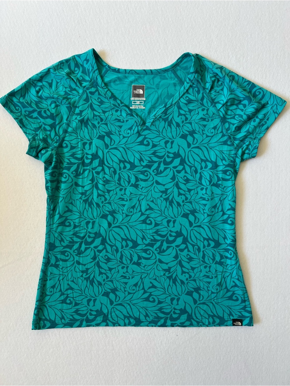 The North Face Teal Floral V-Neck Active Tee Women’s L Gorpcore